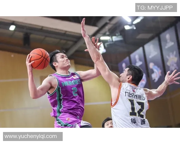 常林的成长之路：从篮球新星到职业生涯的蜕变与挑战